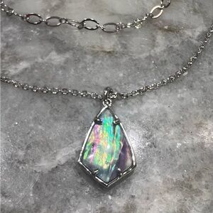 Kendra Scott necklace